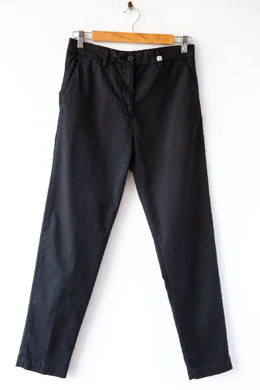 Twill Slim Leg Pant