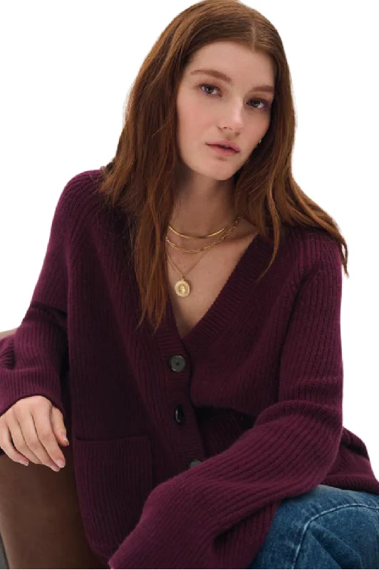 White & Warren Cashmere Ribbed Boyfriend Sweater in Mulberry