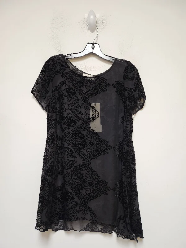 Black Top Short Sleeve Clothes Mentor, Size S