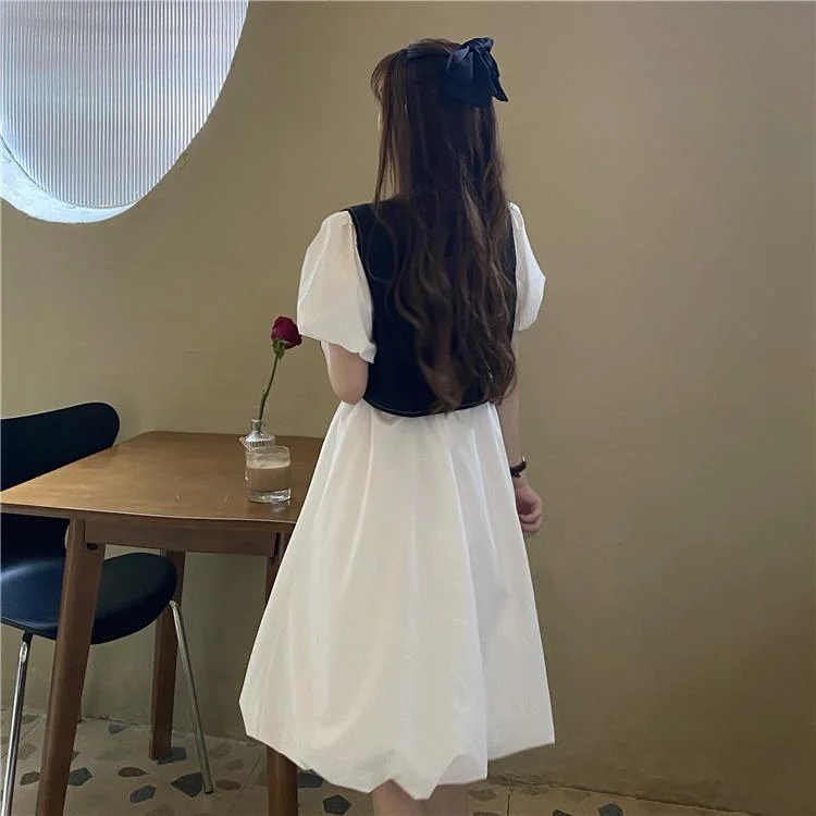 Women's Kawaii Mid-length Flare Sleeved Dresses